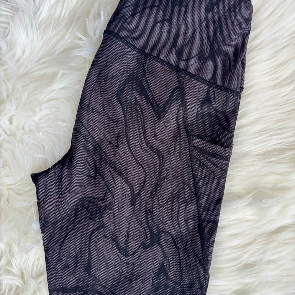 Active Life Stylish Black and Gray Patterned Leggings